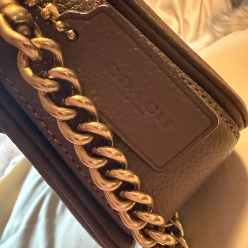 Coach Cassie 19 Pebbled Leather Turnlock Bag in Dark Stone - Picture 9 of 12